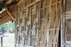 The Yao Ho people traditionally built a separate granary next to the house. In the past, if the family had many fields, it usually had two or three granaries. the architecture of the  granary is that of a stilt house, with a small door large enough for a person to pass through. the floor, made or plaited bamboo, rests on four columns, and there is a bamboo roof.